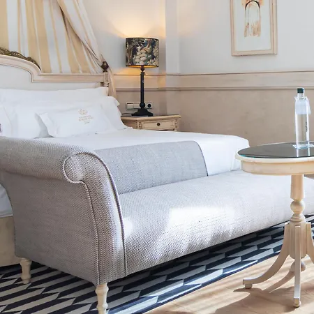 Hotel Eugenia De Montijo, Autograph Collection