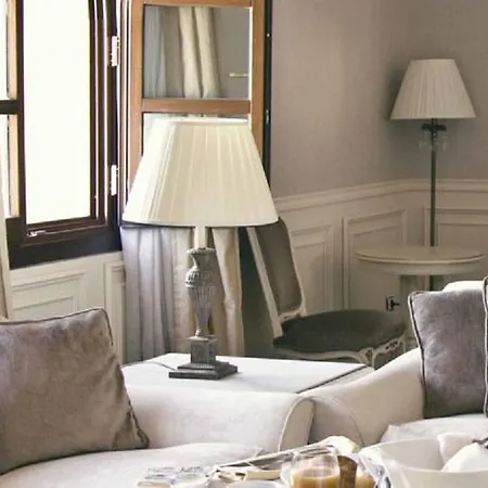 Eugenia De Montijo, Autograph Collection Hotel 5*