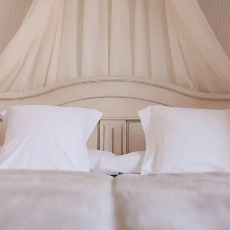 Hotel Eugenia De Montijo, Autograph Collection